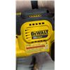 Image 2 : DEWALT DCHT820 20V MAX Cordless Hedge Trimmer