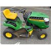 Image 4 : John Deere D110 100 Series 42" Riding Lawn Tractor