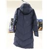 Image 2 : NAVY CHEVRON PUFFER COAT WITH CONVERTIBLE BABY CARRIER AND HOOD SIZE: 6