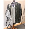 Image 3 : SERAPHINE KHAKI LIGHTWEIGHT WATERPROOF BABY-WEARING CONVERTIBLE PARKA WITH HOOD SIZE 8
