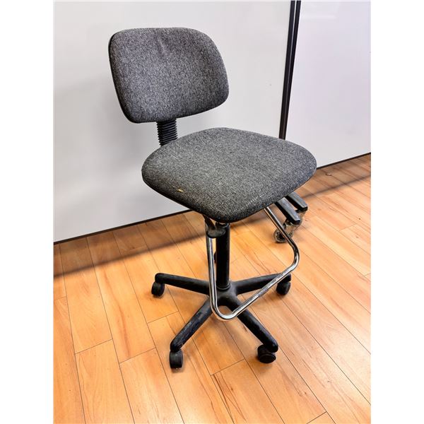 MOBILE HIGH CHAIR