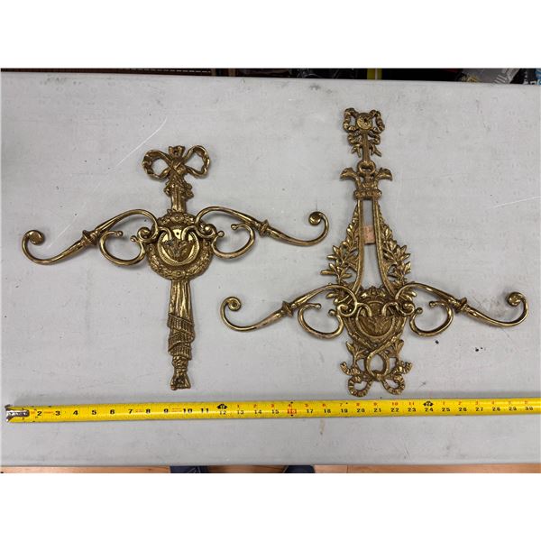 LOT OF 2 ASSORTED BRASS WALL SCONCES