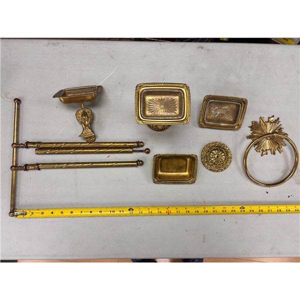 LOT OF ASSORTED BRASS ITEMS
