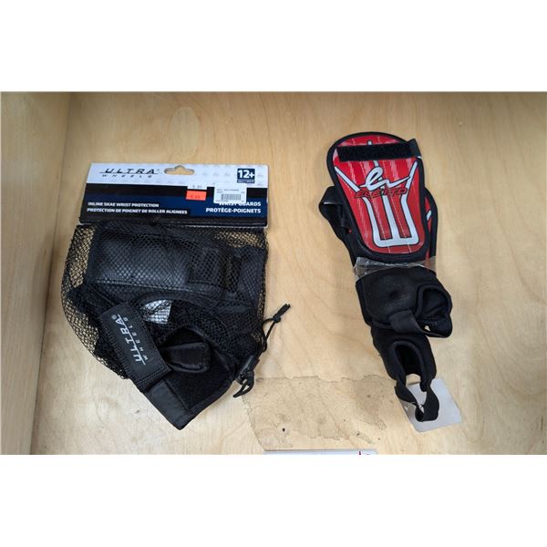 LOT OF 2 ASSORTED INLINE SKATE PADS
