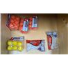 Image 1 : LOT OF PRACTICE GOLF BALLS AND WOODEN TEES