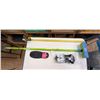Image 1 : CURLING SET: BROOM (GOLDLINE IMPACT GREEN) SLIPPER AND GRIPPER (SMALL)
