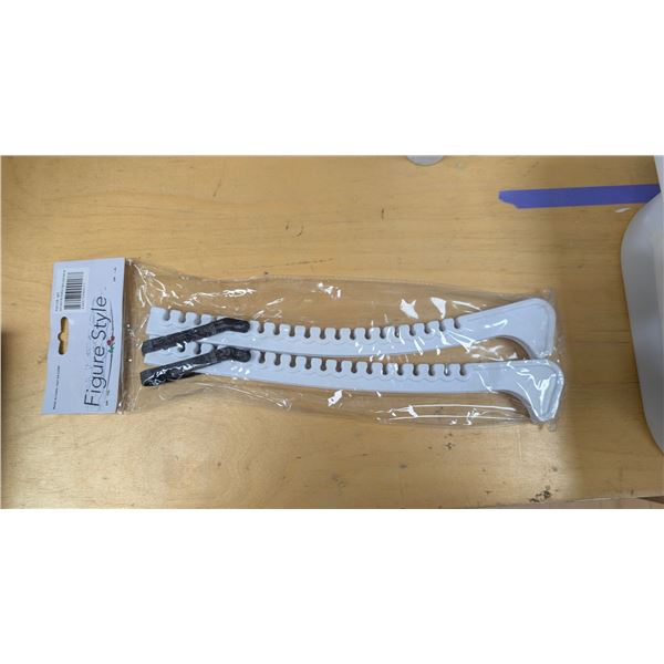 FIGURE STYLE SKATE GUARD -WHITE