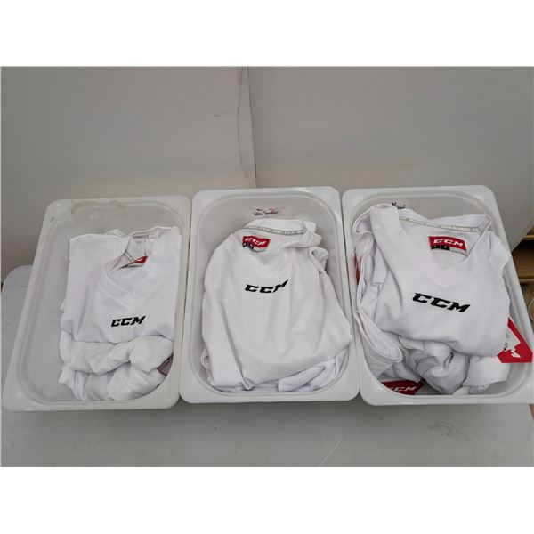 LOT OF 19pcs CCM PRACTICE SWEATER SENIOR -WHITE -ASST SIZES