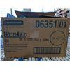 Image 2 : BOX OF 150 WYPALL X80 TOWELS #0635101