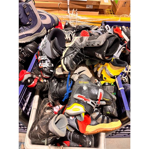 **USED** LOT OF +/-25 ASSORTED CHILDREN'S DOWNHILL SKI BOOTS