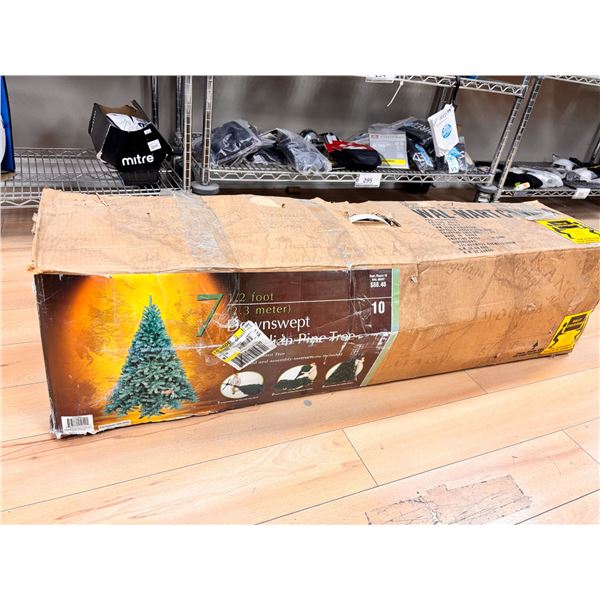 CHRISTMAS TREE 7.5'