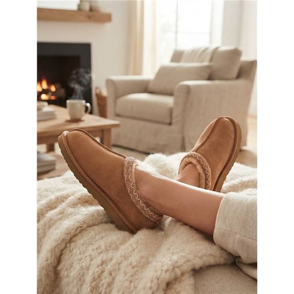 Shearling Lined Suede Slippers Size US Ladies 9 Mens 8