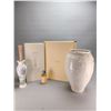Image 4 : Lenox Porcelain Tossed Floral Vase and Butterfly Meadow Reed Diffuser Set
