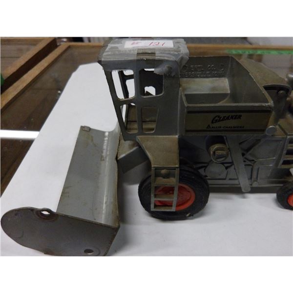 COLLECTABLE:  ALLIS CHALMERS COMBINE MODEL