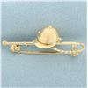 Image 1 : Jockey Helmet Riding Crop Racing Horse Brooch in 18k Yellow Gold