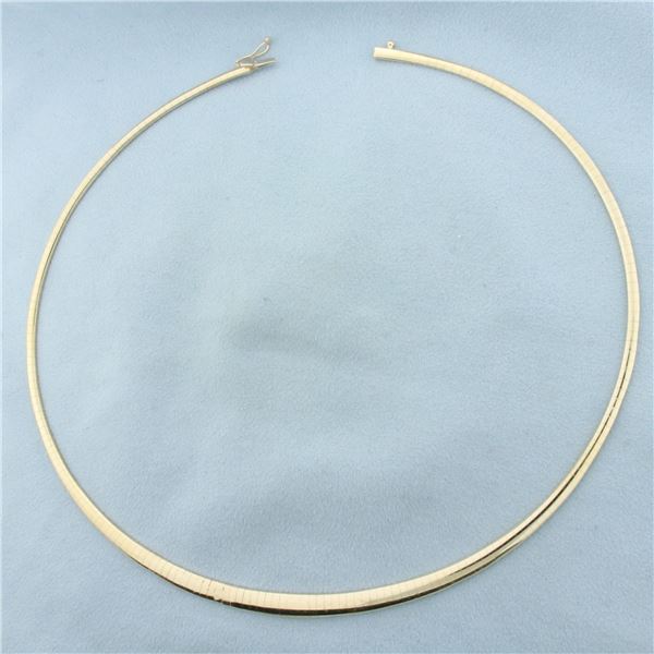 17 Inch Graduated Omega Link Necklace in 14k Yellow Gold