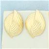 Image 1 : Puffy Ridged Statement Earrings in 14k Yellow Gold