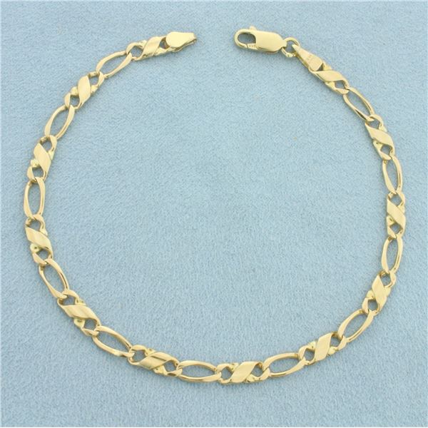Infinity Oval Link Bracelet in 14k Yellow Gold