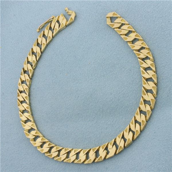 Textured Curb Link Bracelet in 19k Yellow Gold