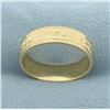 Image 1 : Mens Diamond Cut Leaf Design Band Ring in 14k Yellow Gold