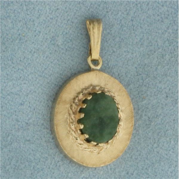 Jade Pendant in 14K Yellow Gold