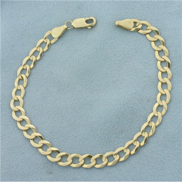 Curb Link Bracelet in 14K Yellow Gold