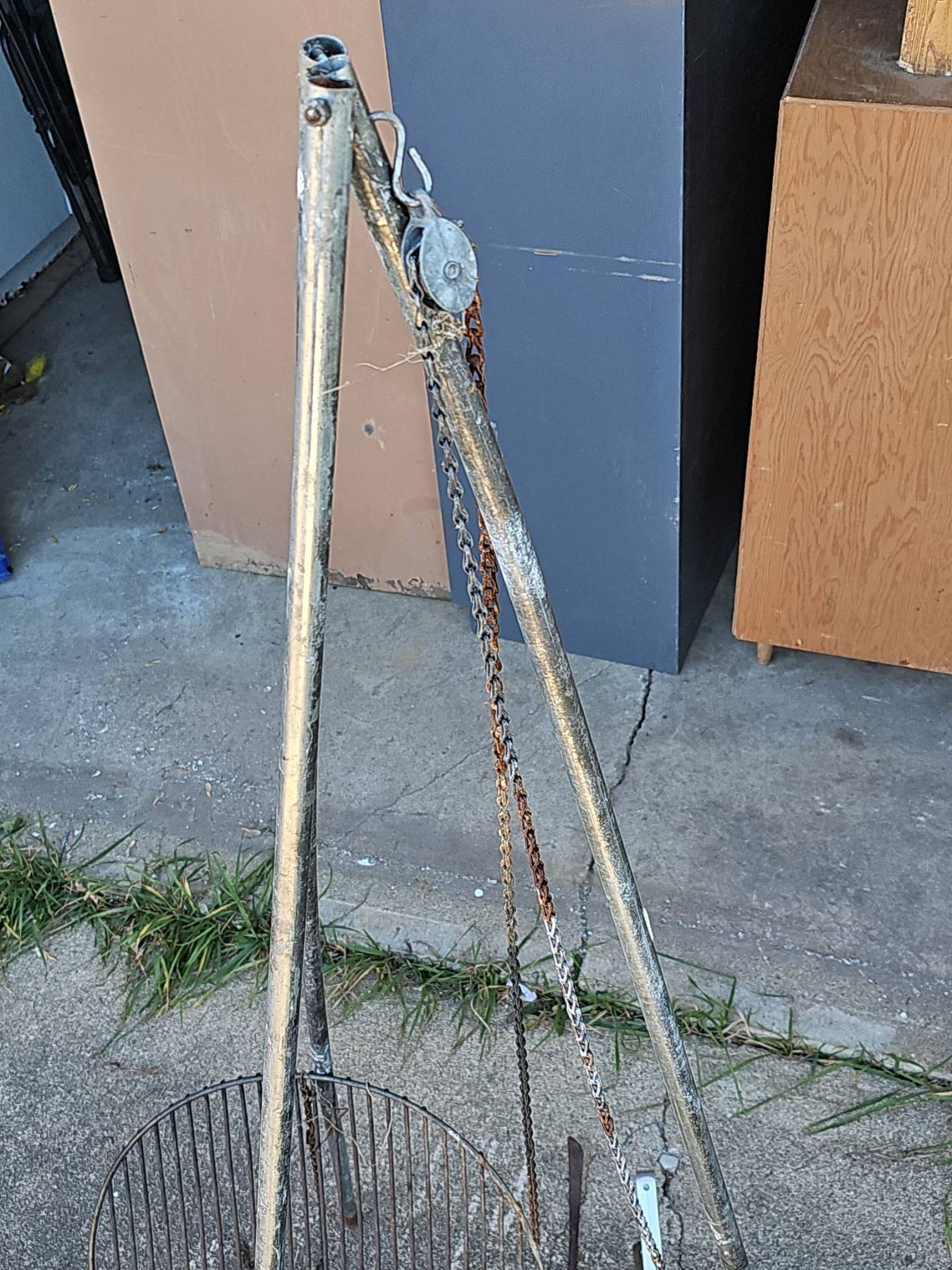 Campfire Cooking Tripod With Grill Grate, Metal Pots, Sifter, Skillet ...