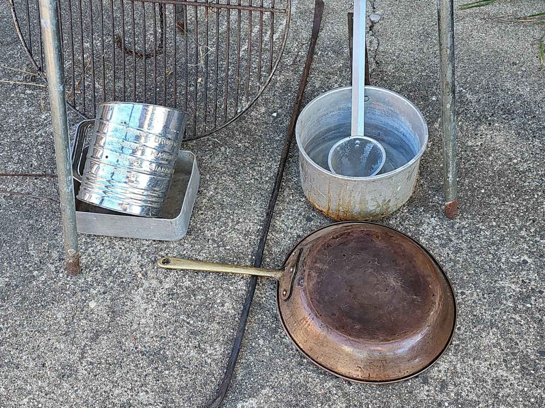 Campfire Cooking Tripod With Grill Grate, Metal Pots, Sifter, Skillet ...
