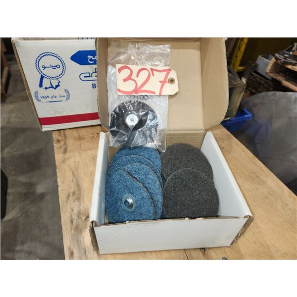 Box(19) of Quick Change Scotc-Brite Disc 4" with Mandrel