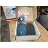 Image 1 : Box(19) of Quick Change Scotc-Brite Disc 4" with Mandrel