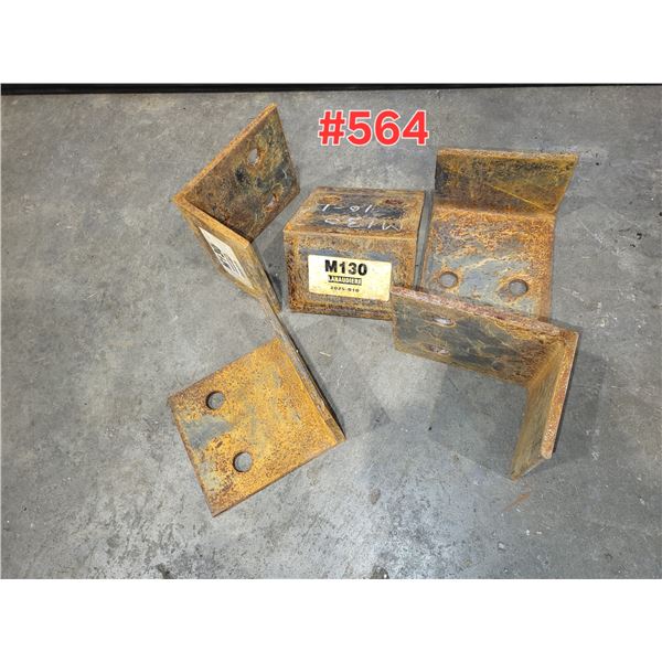 Lot(5) Fer Angle 6" x 4" x 3/8" with Hole 3/4"