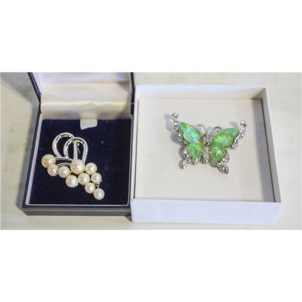 LOT OF 2 BROOCHES