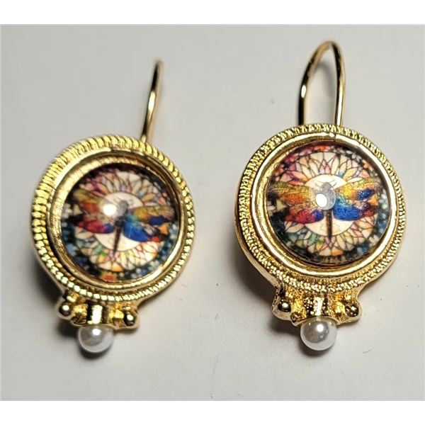 8)  GOLD TONE WITH PEARL ACCENT