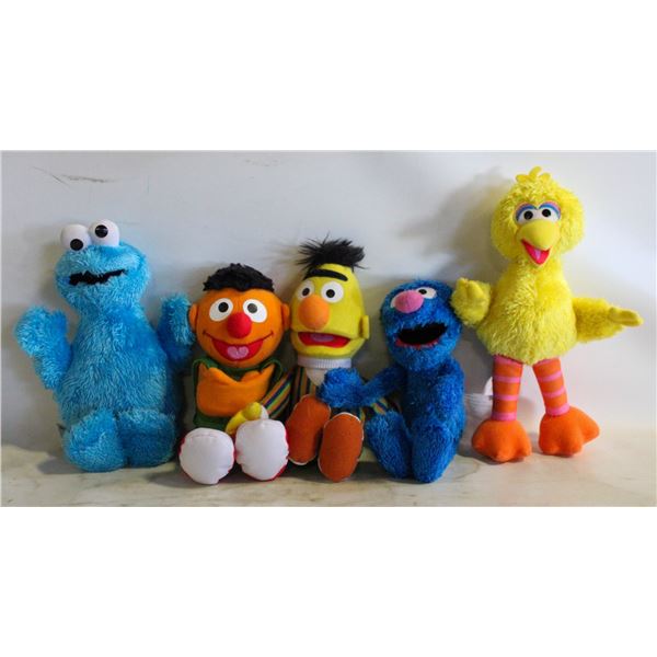 FLAT OF SESAME STREET STUFFIE COLLECTION