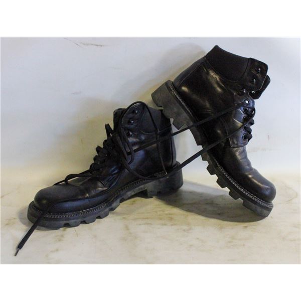 HOLT RENFREW WOMEN'S BOOTS 7.5
