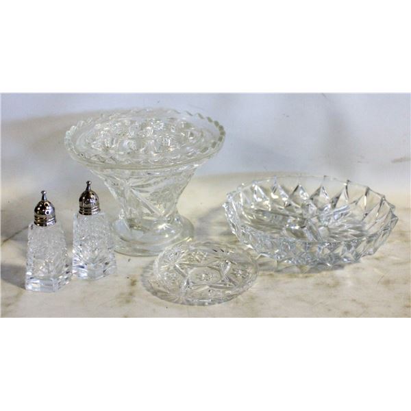 VINTAGE ANCHOR HOCKING CLEAR PRESSED GLASS
