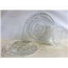 Image 1 : VINTAGE CLEAR PRESSED GLASS 3-FOOTED CAKE PLATE