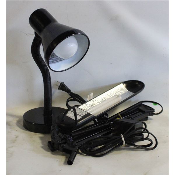 2 DESK LAMPS