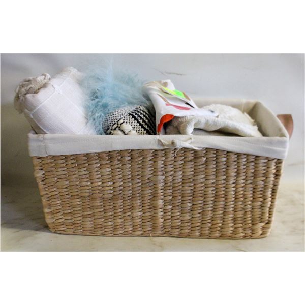 CRATE & BARREL SHEEPSKIN & COTTON MIX PILLOW/THROW