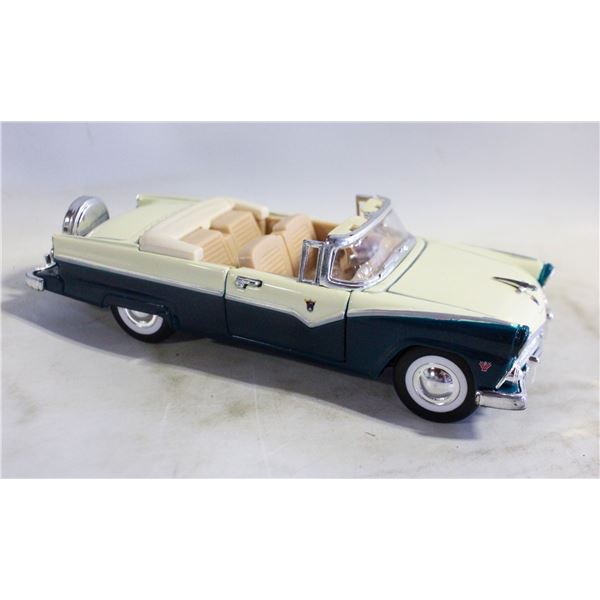 1955 FORD CROWN VICTORIA CONVERTIBLE DIE-CAST CAR