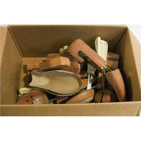 WOODEN SHOE STRETCHERS ALL TOGETHER ESTATE