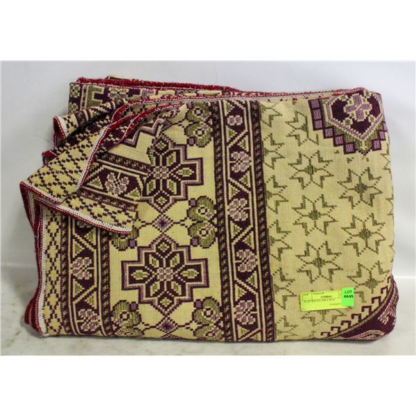 FLAT-WEAVE AREA RUG