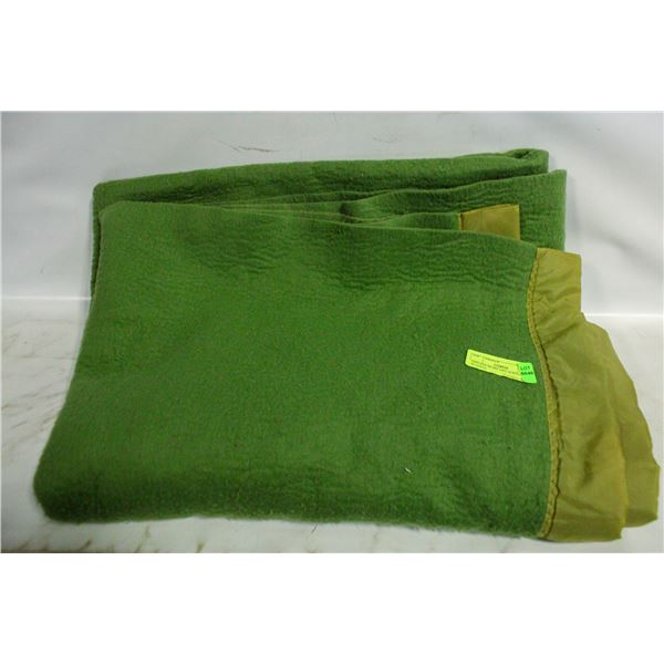 VINTAGE SEARS 100% ACRYLIC BLANKET