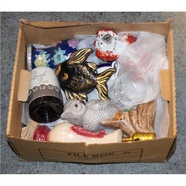 BOX OF VTG ESTATE ITEMS