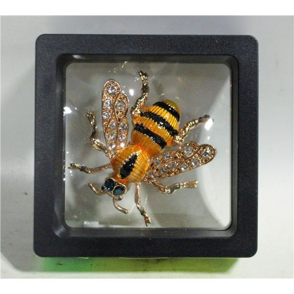 NEW LARGE BEE BROOCH WITH RHINESTONES