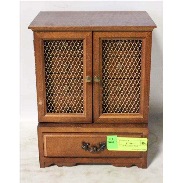 MUSICAL JEWELERY BOX