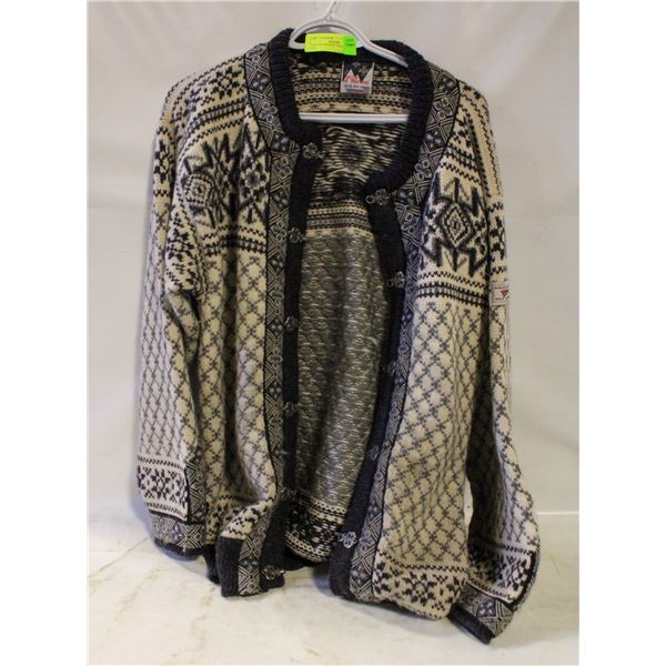 DALE OF NORWAY WOOL SWEATER SZ L