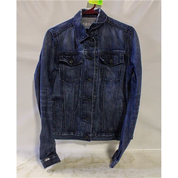 LADIES GAP MED JEAN JACKET