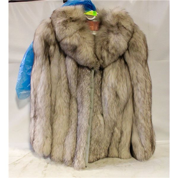 SILVER FOX FUR COAT, SIZE MEDIUM