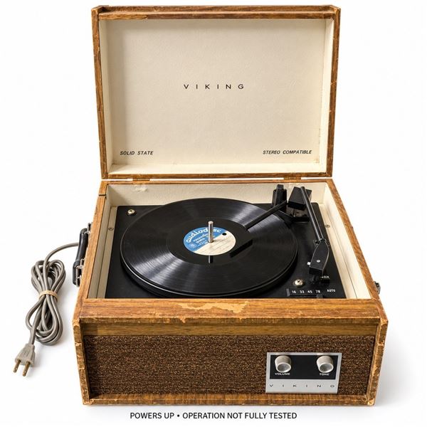 VIKING VINTAGE RECORD PLAYER POWERS UP